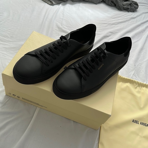 Axel arigato black